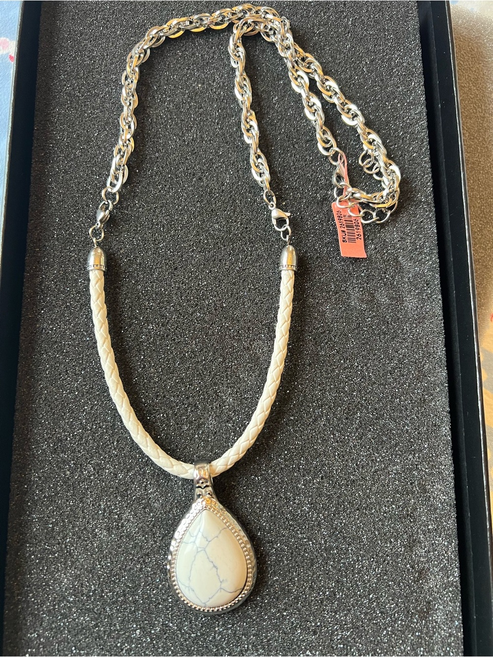 Western Style Howlite Pendant Necklace Black & White Marbled Stone